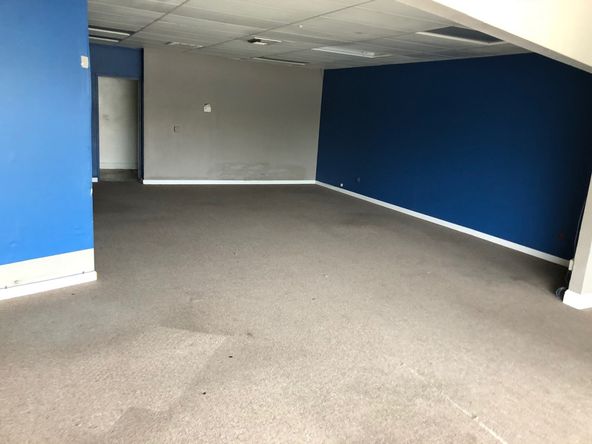 Retail Space Available on SWC of Clinton/Cedar in Fresno, CA: 4122 E Clinton Avenue, Fresno, CA 93703